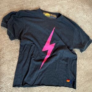 Black aviator nation, T-shirt with a pink lightning bolt